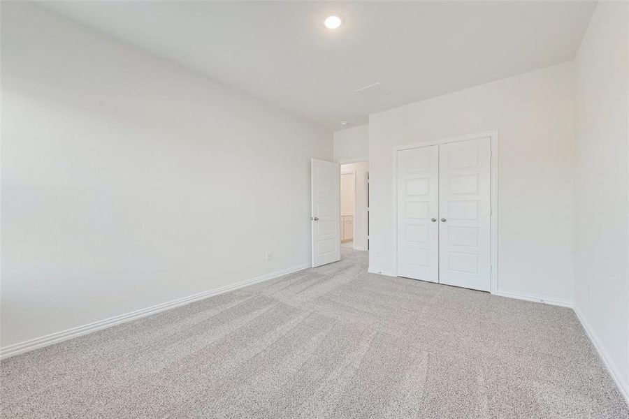 Spacious, unfurnished interior of a new home in Walden Pond, Forney (Image 30).