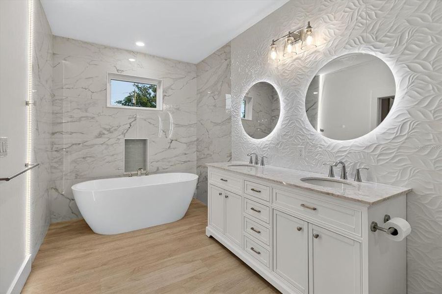 Furnished interior view inside a new home in , Tarpon Springs (Image 20).