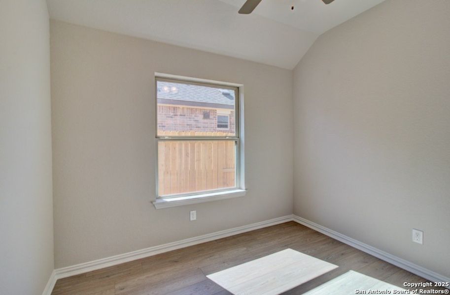 Spacious, unfurnished interior of a new home in Meyer Ranch - Enclave, New Braunfels (Image 18).