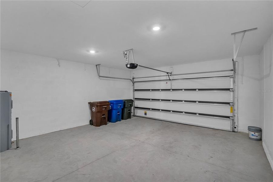 Spacious, unfurnished interior of a new home in Knightsbridge, Kissimmee (Image 22).