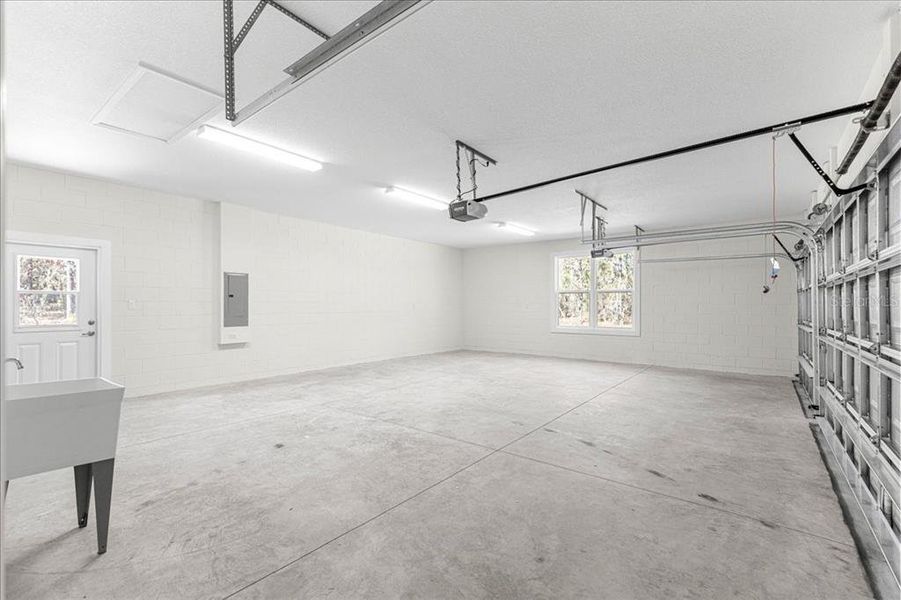 Spacious, unfurnished interior of a new home in , Dunnellon (Image 56).