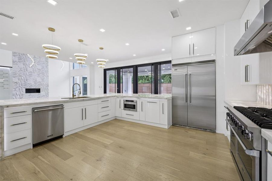 Furnished interior view inside a new home in , Dallas (Image 7).