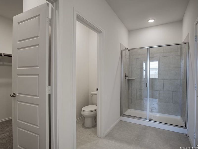 Furnished interior view inside a new home in Hannah Heights, Seguin (Image 11).