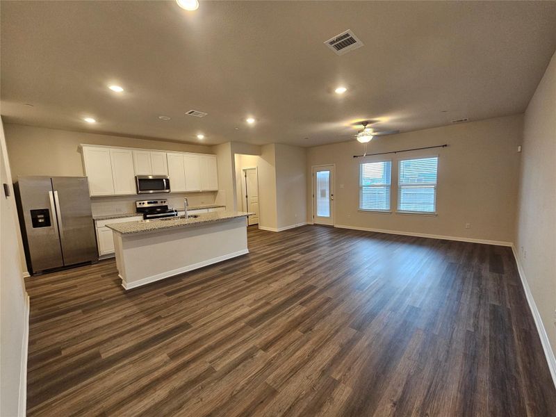 Spacious, unfurnished interior of a new home in Waterstone Village, Kyle (Image 10).