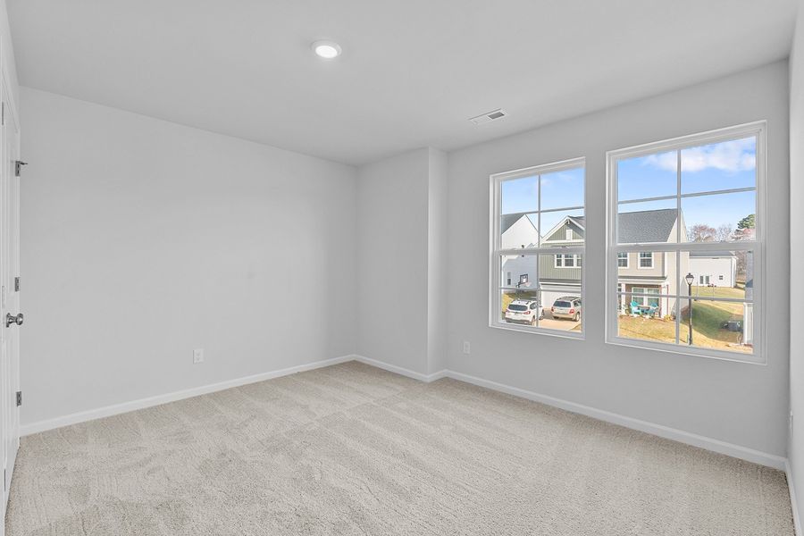 Spacious, unfurnished interior of a new home in Hanes Lake, Winston-Salem (Image 29).