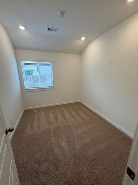 Spacious, unfurnished interior of a new home in Creekhaven, Iowa Colony (Image 16). Spacious, unfurnished interior of a new home in Creekhaven, Iowa Colony (Image 16).