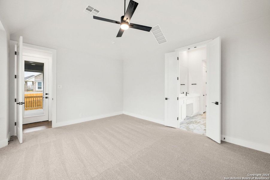 Spacious, unfurnished interior of a new home in Homestead, Schertz (Image 15). Spacious, unfurnished interior of a new home in Homestead, Schertz (Image 15).