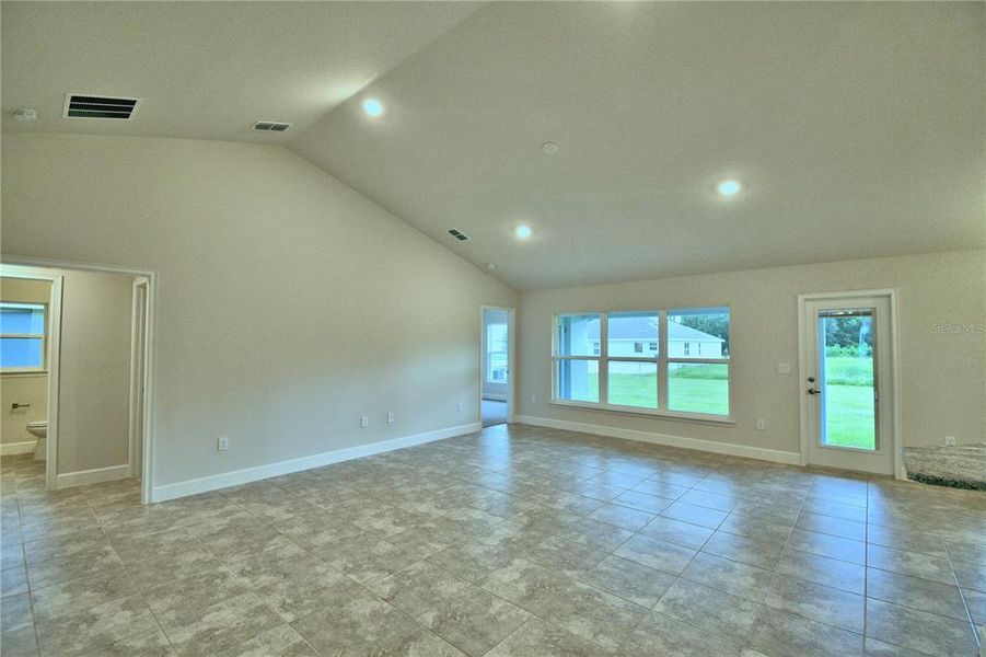 Spacious, unfurnished interior of a new home in Cadence Crossing, Auburndale (Image 28). Spacious, unfurnished interior of a new home in Cadence Crossing, Auburndale (Image 28).