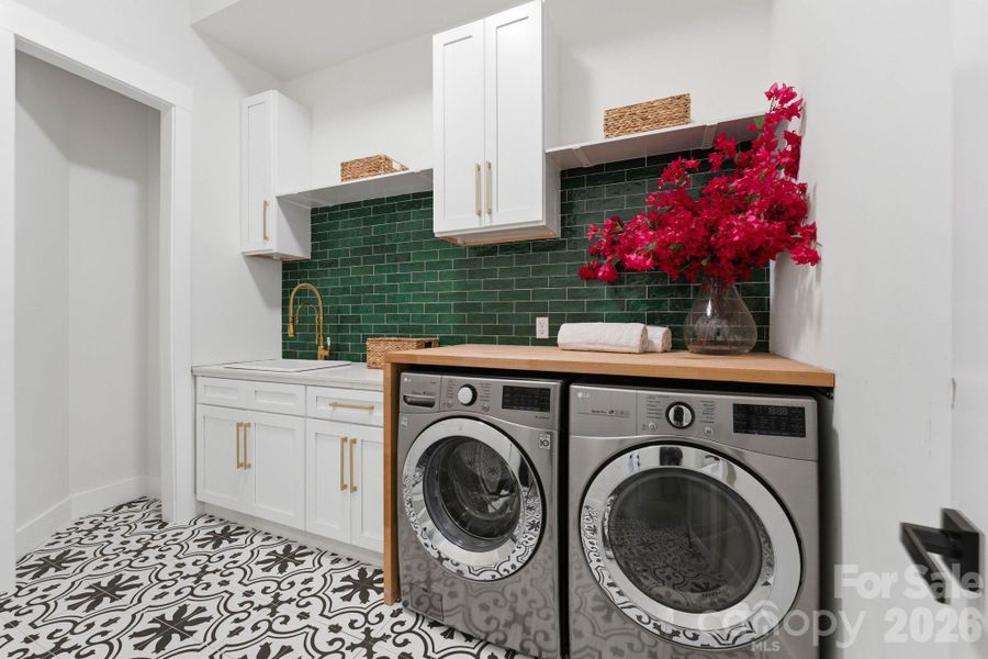 Furnished interior view inside a new home in , Mooresville (Image 28). Furnished interior view inside a new home in , Mooresville (Image 28).