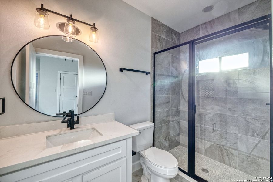 Furnished interior view inside a new home in , Uvalde (Image 10).