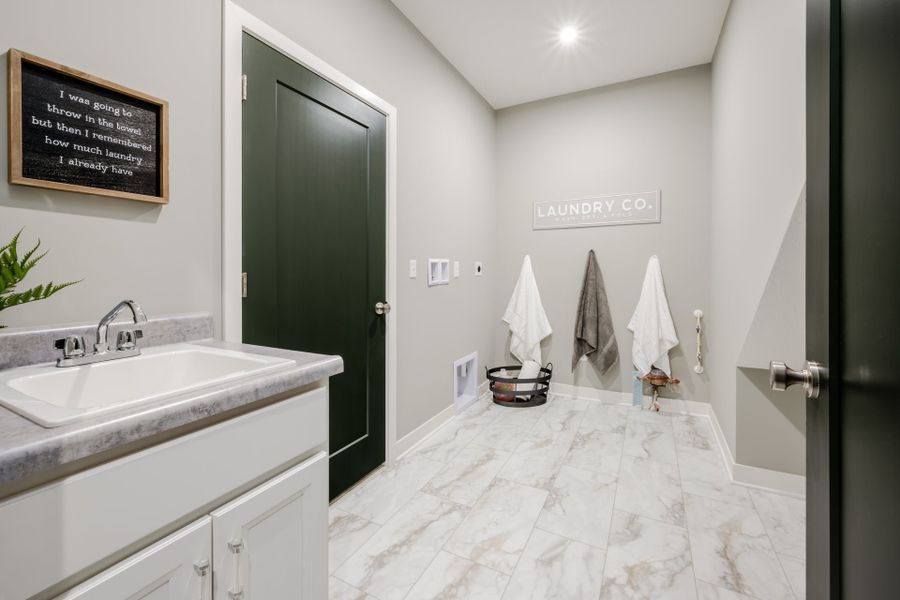 Representative furnished interior of a home built from the Amelia by Fischer Homes in Easton Park, Dallas (Image 69).