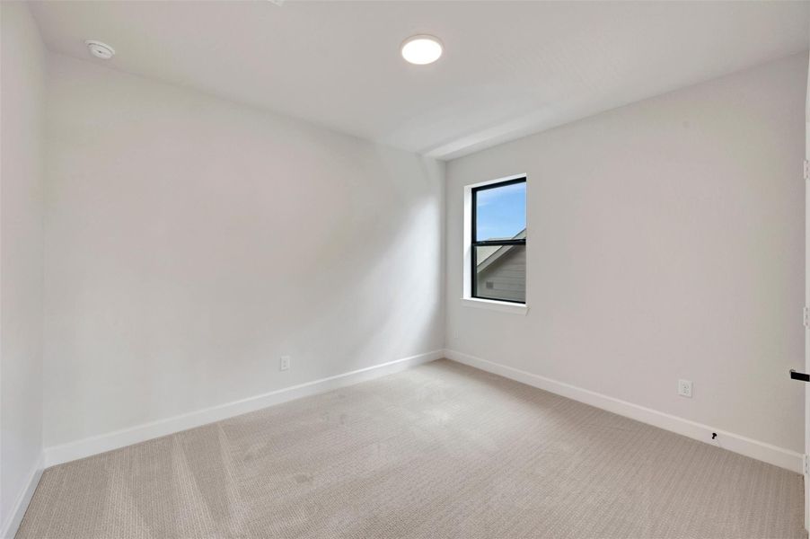 Spacious, unfurnished interior of a new home in Sienna - Landmark Row Collection, Missouri City (Image 26).