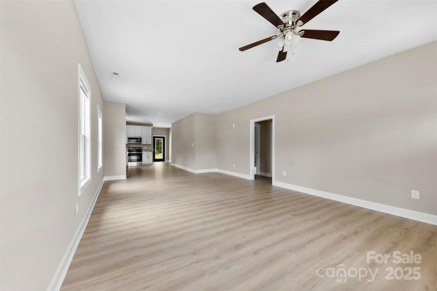 Spacious, unfurnished interior of a new home in , Kings Mountain (Image 12).