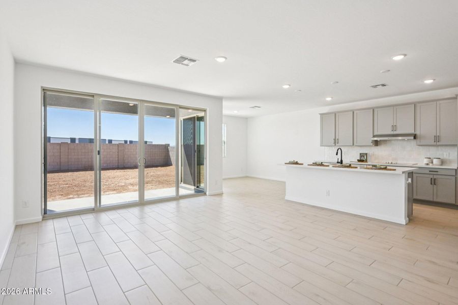 10-web-or-mls-W Brown St-S2703-010