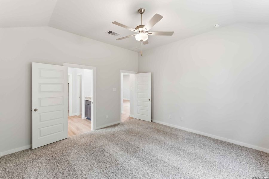 Spacious, unfurnished interior of a new home in Hickory Ridge, Elmendorf (Image 14).