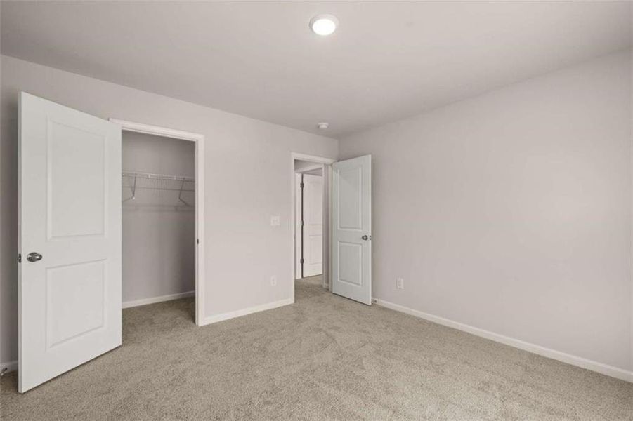 Spacious, unfurnished interior of a new home in The Retreat at Walden Park, Jonesboro (Image 11).