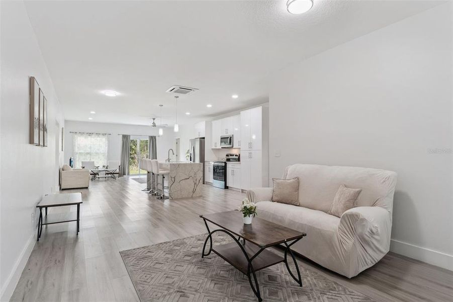 Furnished interior view inside a new home in , Orlando (Image 19).