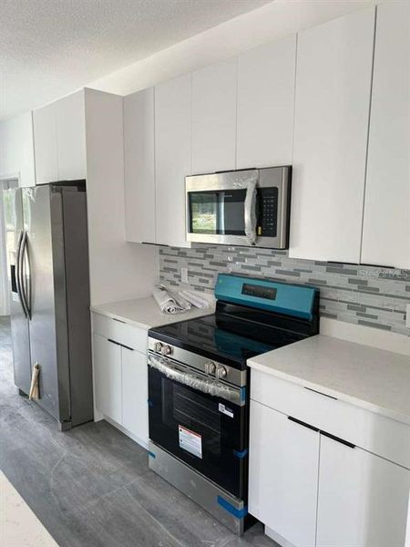 Furnished interior view inside a new home in , Lake Wales (Image 3).