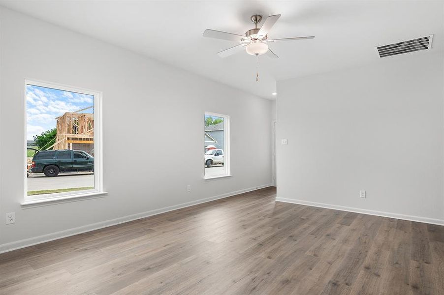 Spacious, unfurnished interior of a new home in Big Sky Estates, Ponder (Image 6).
