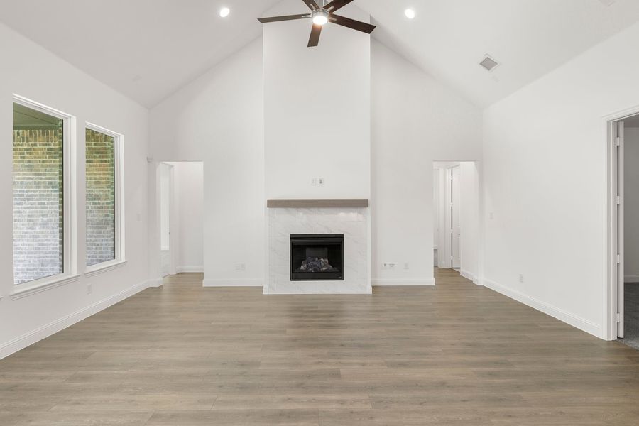 Spacious, unfurnished interior of a new home in Nelson Lake Estates, Rockwall (Image 14). Spacious, unfurnished interior of a new home in Nelson Lake Estates, Rockwall (Image 14).