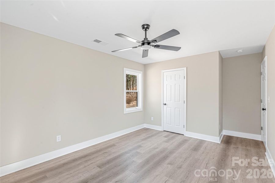 Spacious, unfurnished interior of a new home in , Shelby (Image 18).