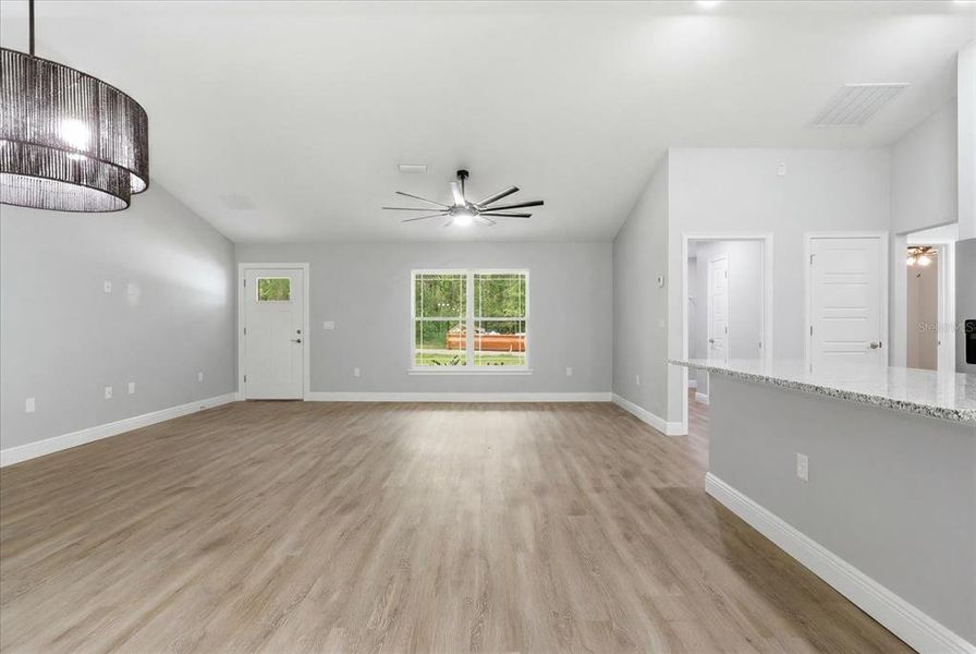 Spacious, unfurnished interior of a new home in , Dunnellon (Image 27).