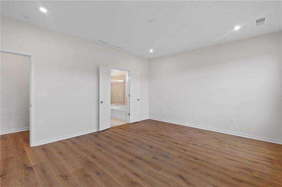 Spacious, unfurnished interior of a new home in , Braselton (Image 21). Spacious, unfurnished interior of a new home in , Braselton (Image 21).