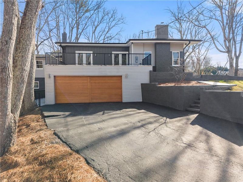 Exterior details and patio area of a home in , Gainesville (Image 34).