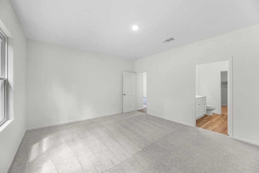 Representative unfurnished interior of a home built from the Prism by Starlight Homes in Eagles Landing, Elgin (Image 12).
