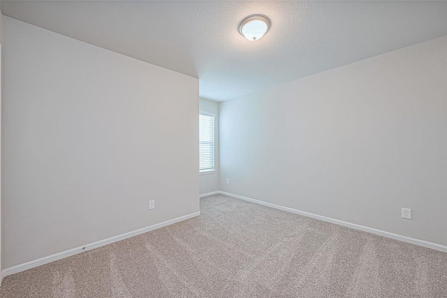 Spacious, unfurnished interior of a new home in Rollingbrook Estates, Baytown (Image 18).