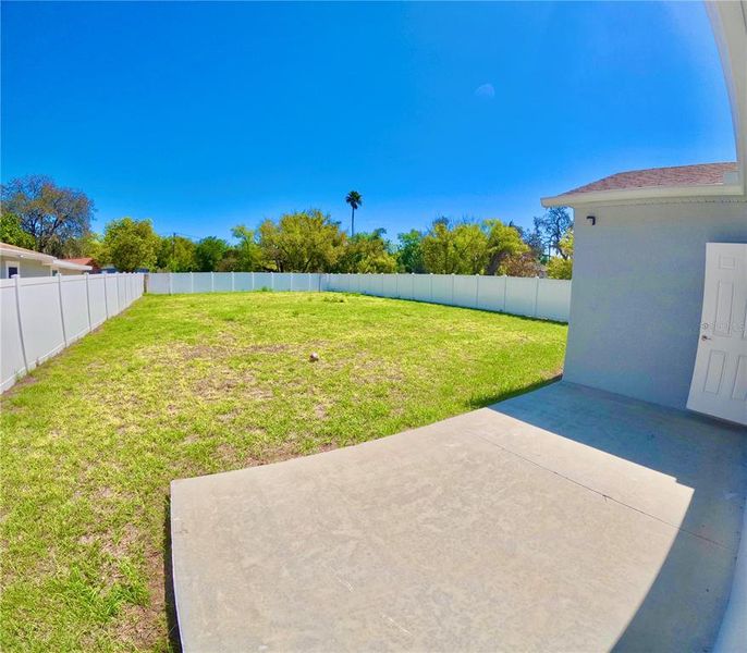 Exterior details and patio area of a home in , Tampa (Image 4).