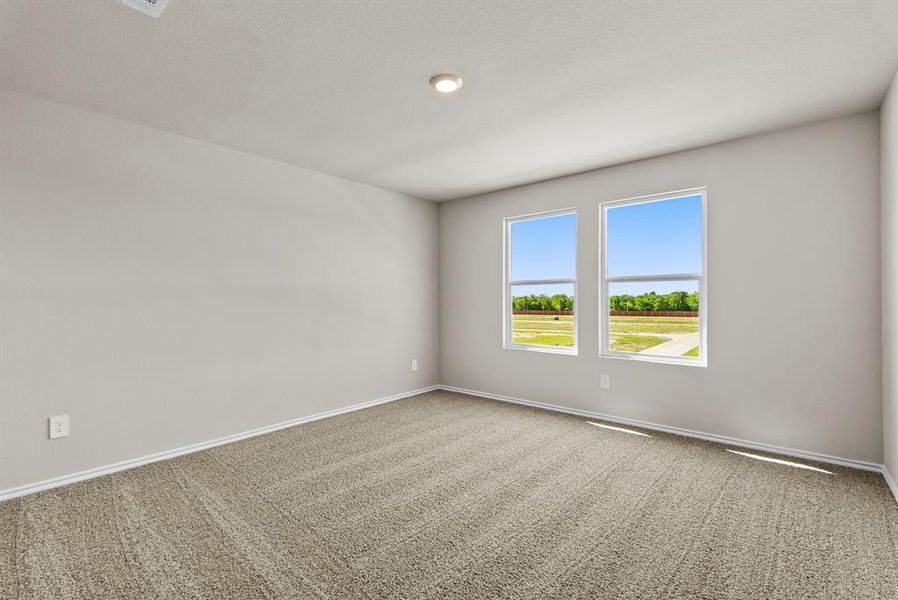 Spacious, unfurnished interior of a new home in Orchard Village, Fort Worth (Image 17).