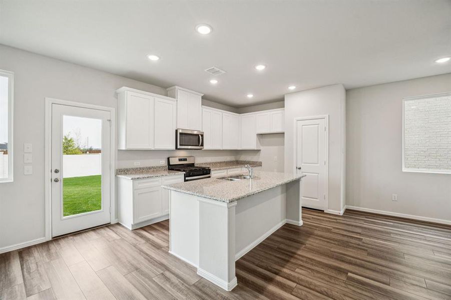 Image 16 of a home in AnaCapri.