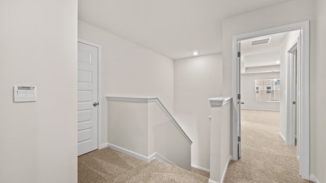 Representative unfurnished interior of a home built from the Saratoga by D.R. Horton in Poplar Preserve, Newnan (Image 16).
