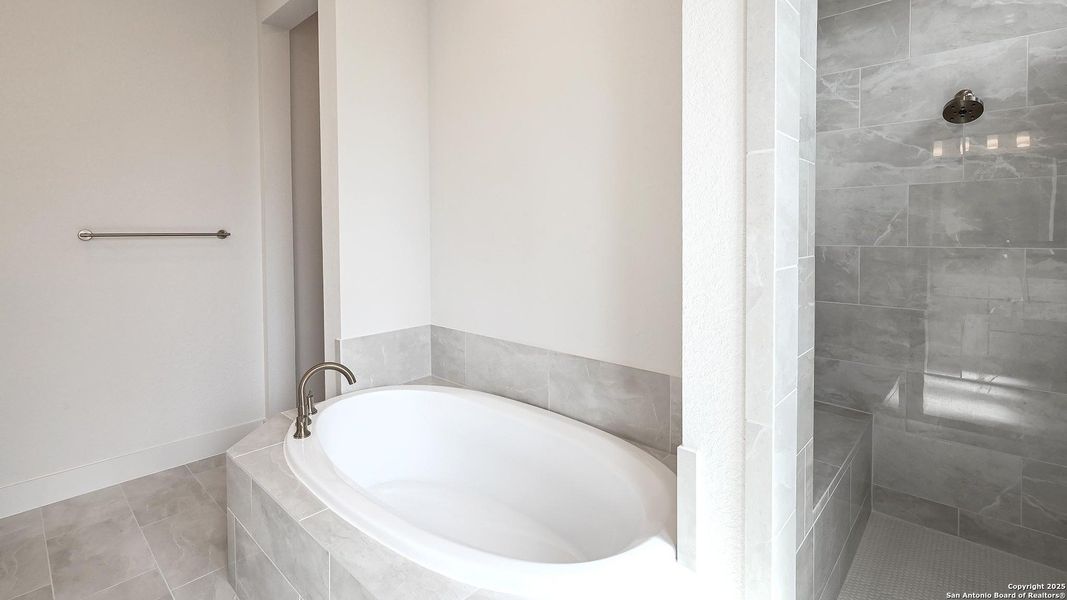 Image 33 of a home in Cibolo Valley Heights 65'.