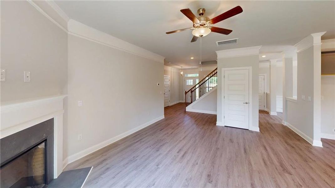 Spacious, unfurnished interior of a new home in Mirror Lake at South Harbour, Villa Rica (Image 23).