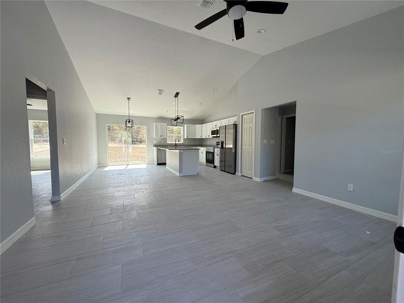 Spacious, unfurnished interior of a new home in , Dunnellon (Image 15).