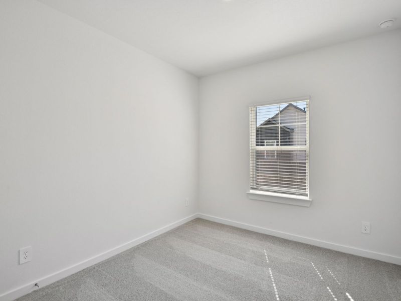 Spacious, unfurnished interior of a new home in Kemah Crossing - City Series, Kemah (Image 13).