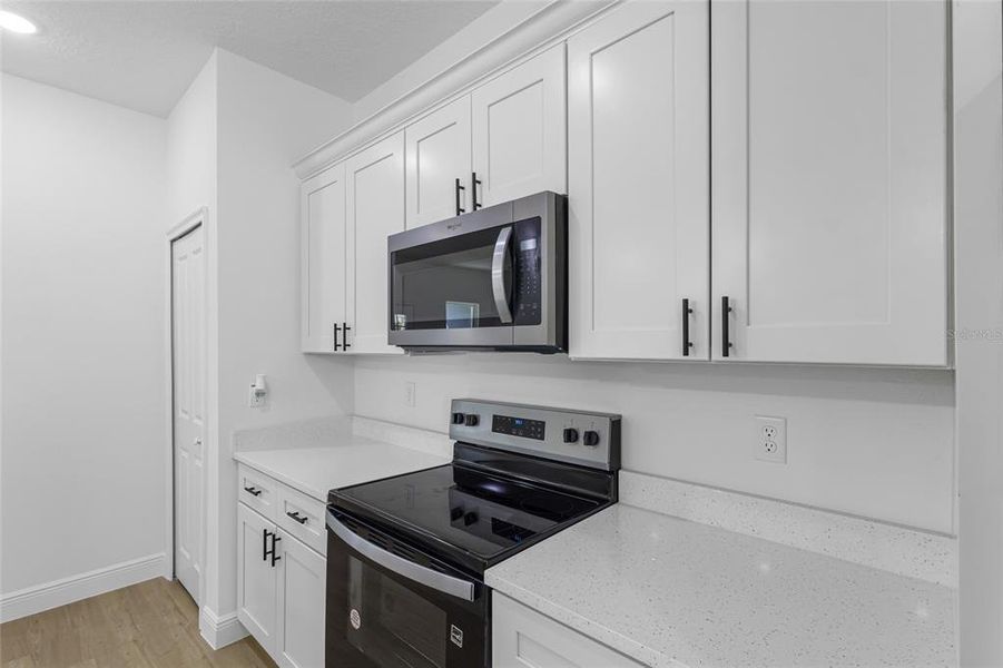 Furnished interior view inside a new home in , Dunnellon (Image 28).