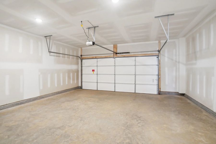 Garage | For representation purposes only. Options and layout may vary by community and home plan. Garage | For representation purposes only. Options and layout may vary by community and home plan.