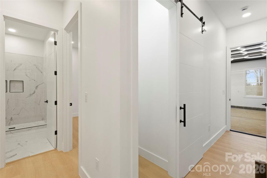 Spacious, unfurnished interior of a new home in , Gastonia (Image 23).