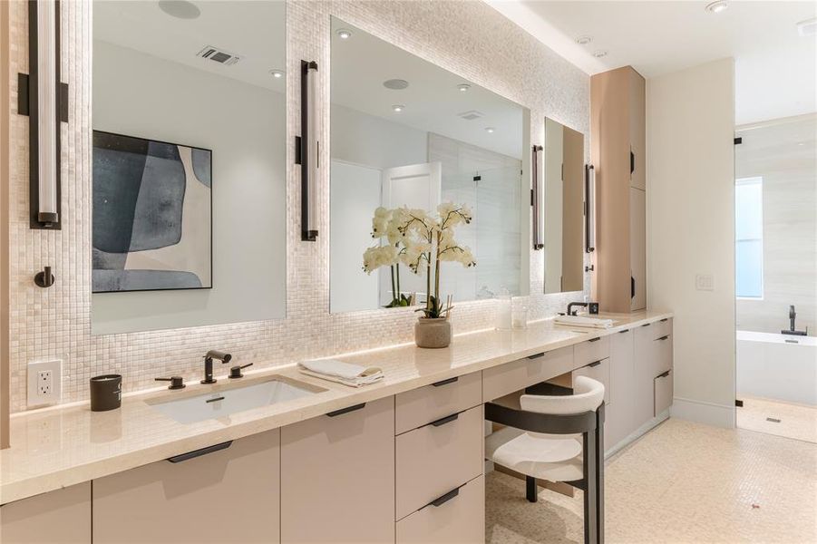 Furnished interior view inside a new home in , Dallas (Image 18).