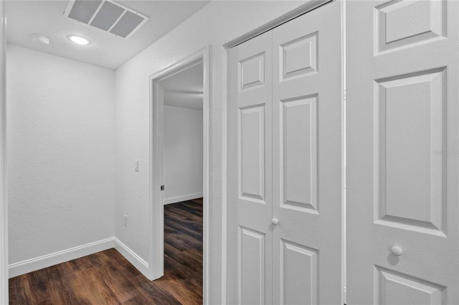 Spacious, unfurnished interior of a new home in , Auburndale (Image 24).