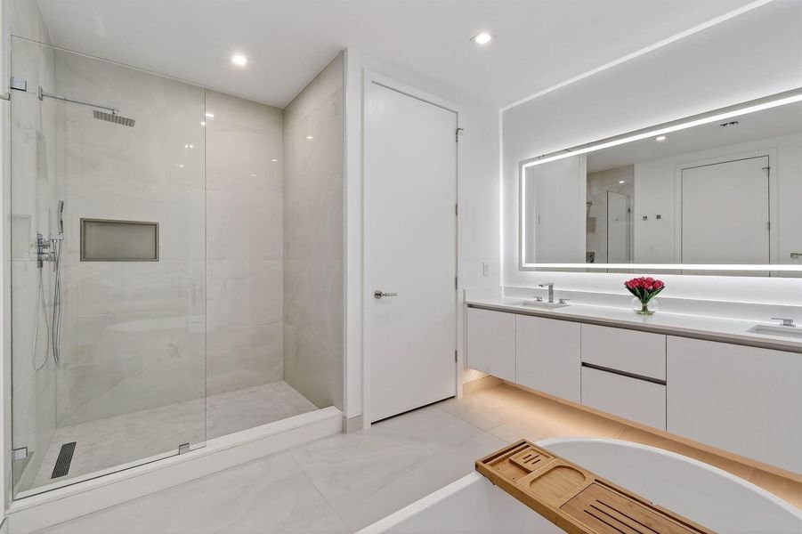 220LakeShoreDr#715(30) 220LakeShoreDr#715(30)