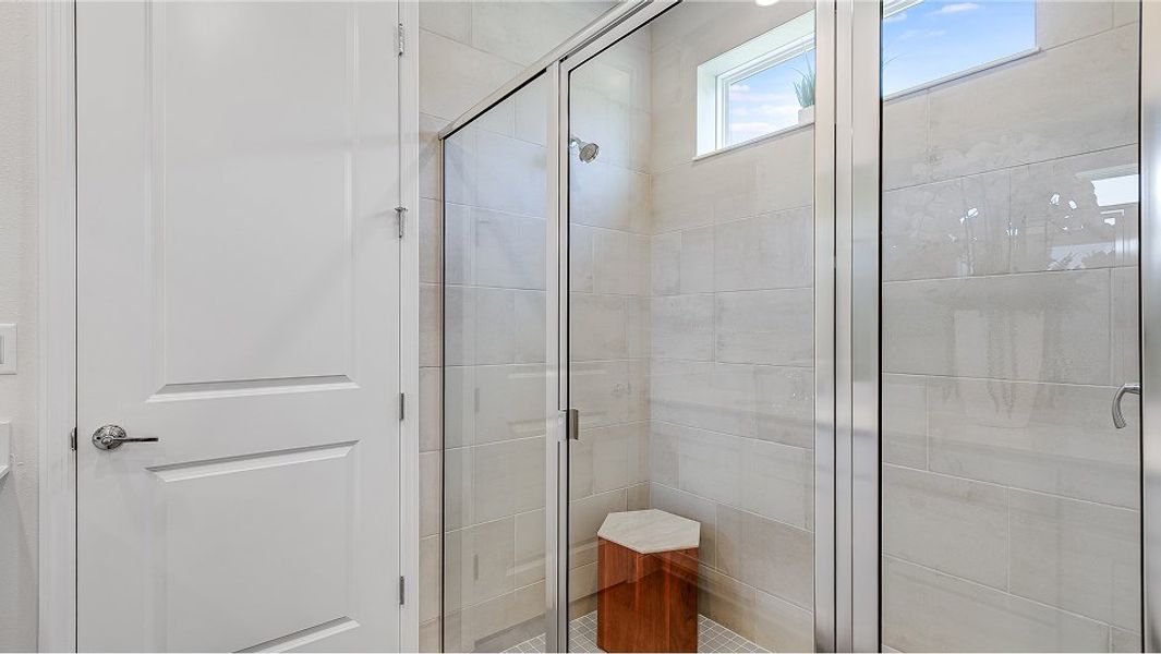 3026 Trinidad II Owners Bath 1of2 F1