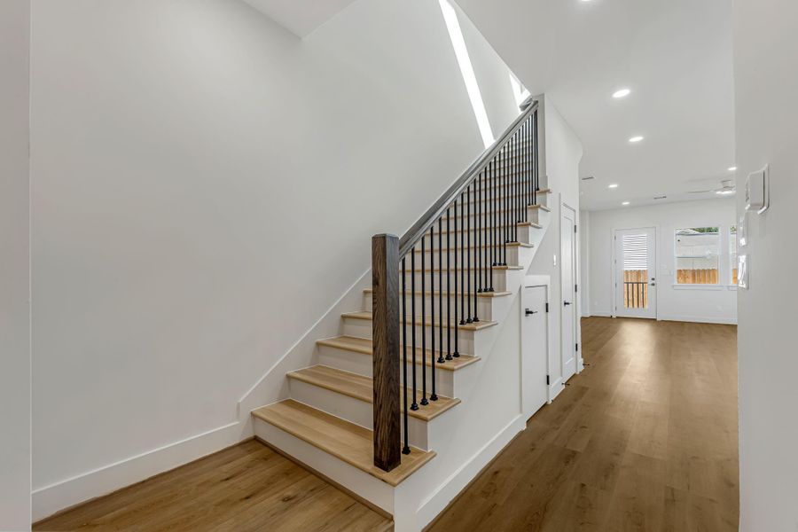 Spacious, unfurnished interior of a new home in , Houston (Image 17).