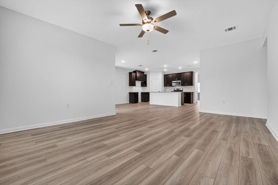 Spacious, unfurnished interior of a new home in Lisso, Pflugerville (Image 11).