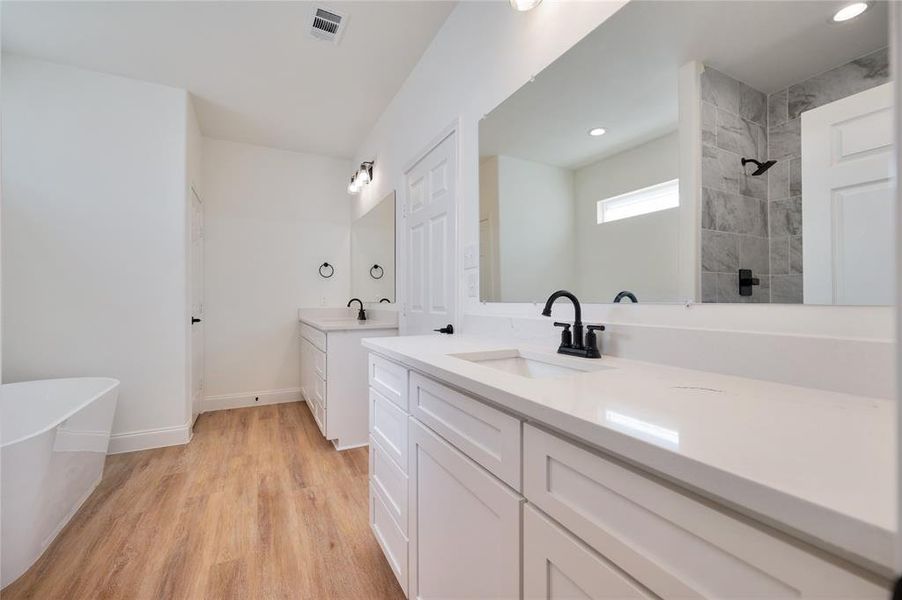 Furnished interior view inside a new home in , Brashear (Image 13).
