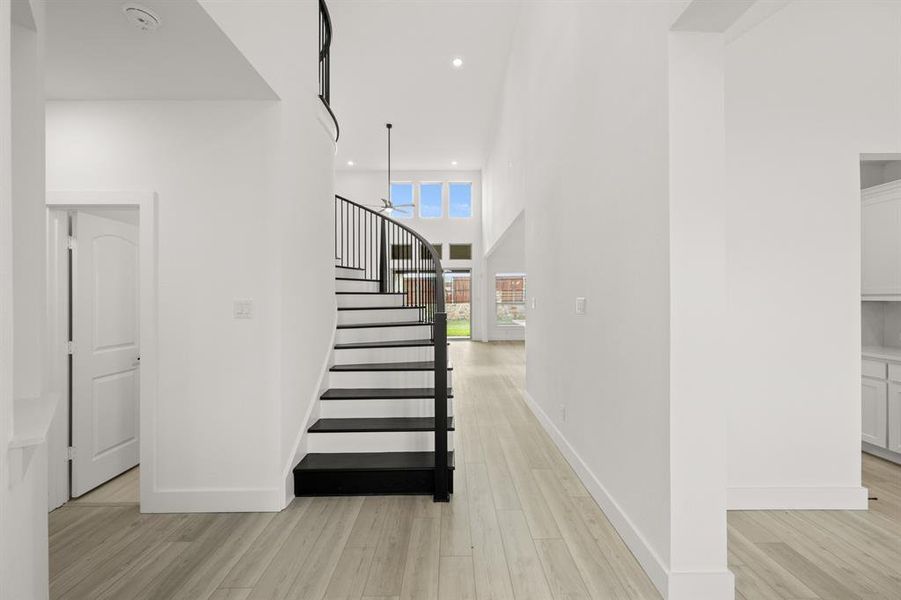 2412 Sparrow- Entry-2