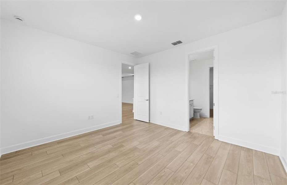 Spacious, unfurnished interior of a new home in Reagan Landing, Bradenton (Image 32). Spacious, unfurnished interior of a new home in Reagan Landing, Bradenton (Image 32).